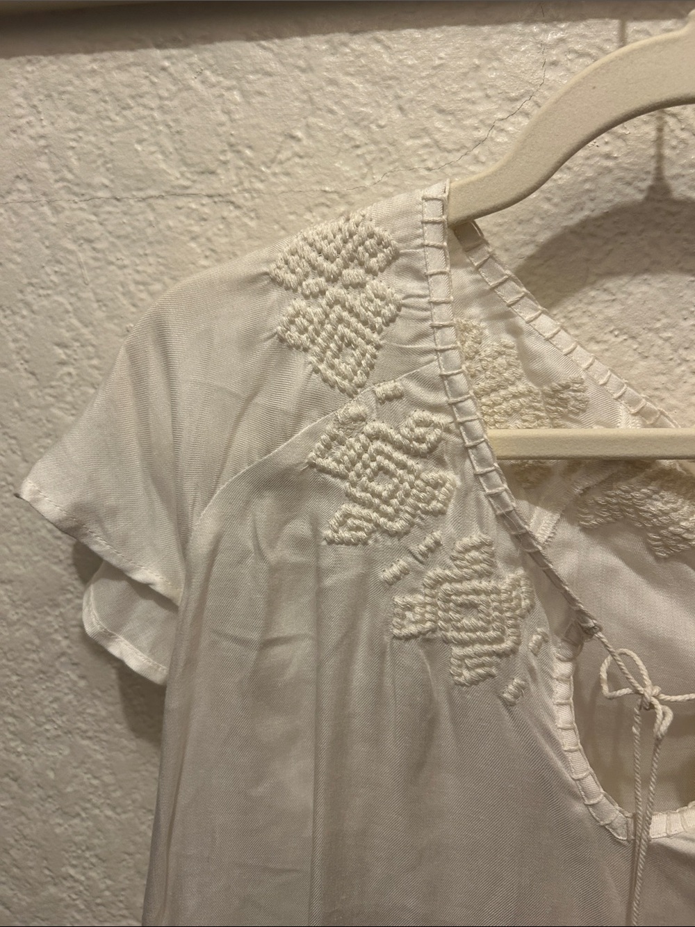 JOIE NWT White Embroidered Boho Tie-Neck Blouse - Picture 4 of 8